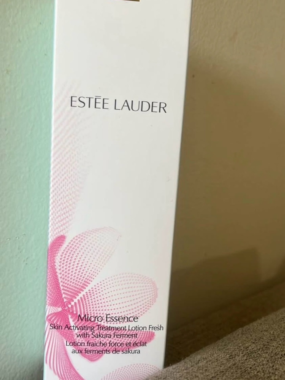 Estee Lauder Micro Essence Treatment Lotion - Pink & White